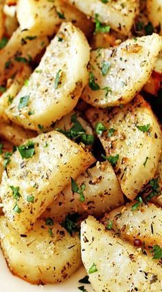Italian Roasted Garlic & Parmesan Potatoes – appetizer, side dish, Southern recipe. Gluten free recipe. #recipes Recipes