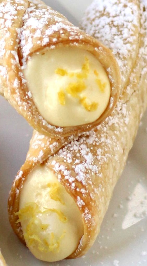 Lemon Meringue Pie Cannoli ~ You’ll enjoy the crispy crunch of flaky pie crust and a pop of tart lemon flavor balanced with the