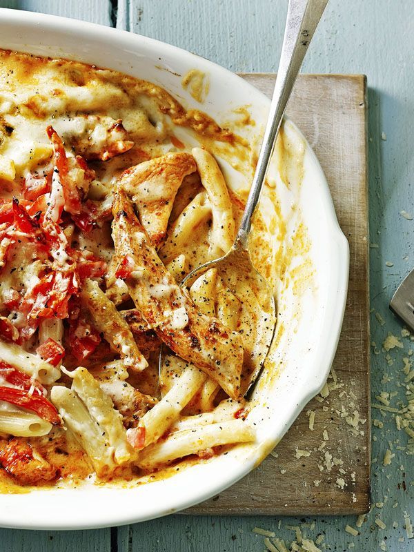 A pasta bake everyone can get behind! With chicken, peppers and a creamy mustard and cheese sauce – the whole family will be