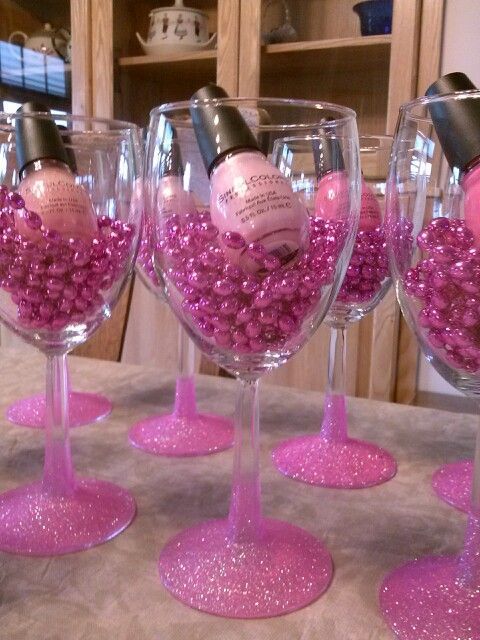 Bachelorette party favors nail polish glitter wine glass idea