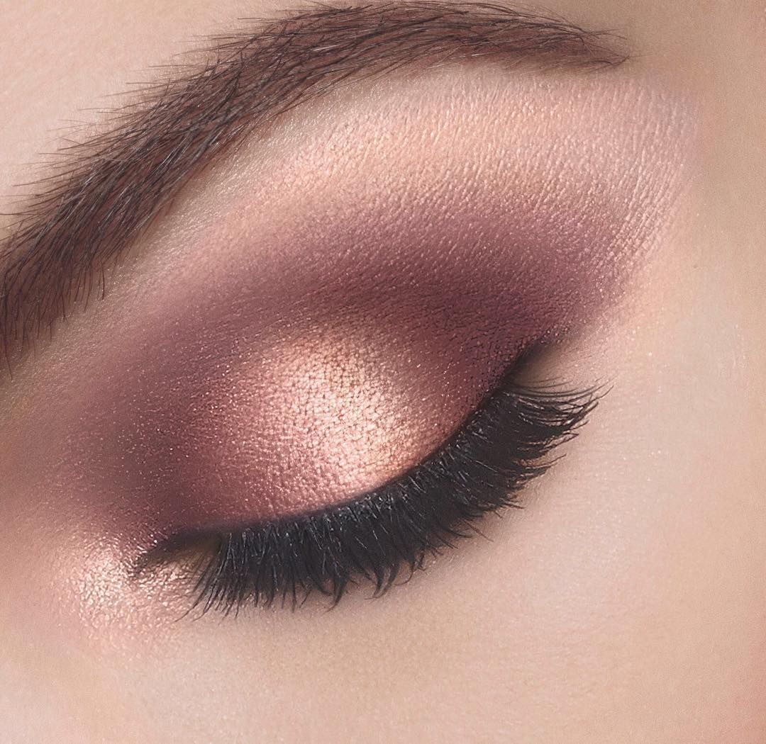 Rose gold and mauve eyelids with the brand new Colour Riche Pocket Palette Eye Shadow in shade Avenue Des Roses.