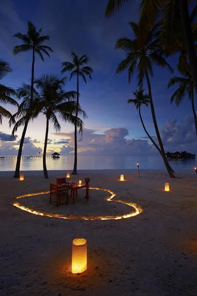 A Fine Romance – Share a romantic candlelit dinner with someone special – Gili Lankanfushi Maldives