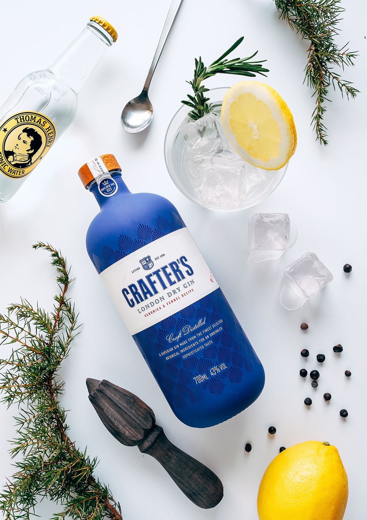 Crafters Gin on Behance | Pinterest: Natalia Escaño