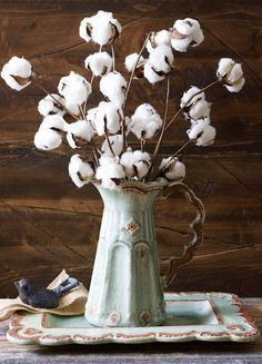 These Small Cotton Stems make a big impact in any space! Add to a vase for a beautiful centerpiece! Pair with our Cotton Wreath