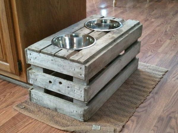 32 DIY Raised Dog Feeder from Old Crate