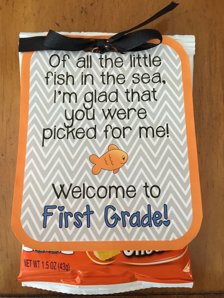 Back to School gift tag for students Also, here is a link to a fun back to school fish related craft: www.teacherspayte…