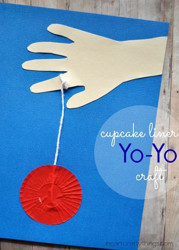 Cupcake Liner Yo-Yo Kids Craft, great for learning about the letter Y in preschool. iheartcraftythings.com