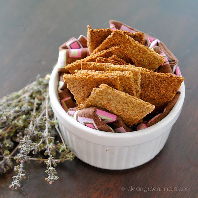 Easy Flax Crackers – ground flaxseed, water, salt, garlic powder, onion powder – Strict Candida Diet