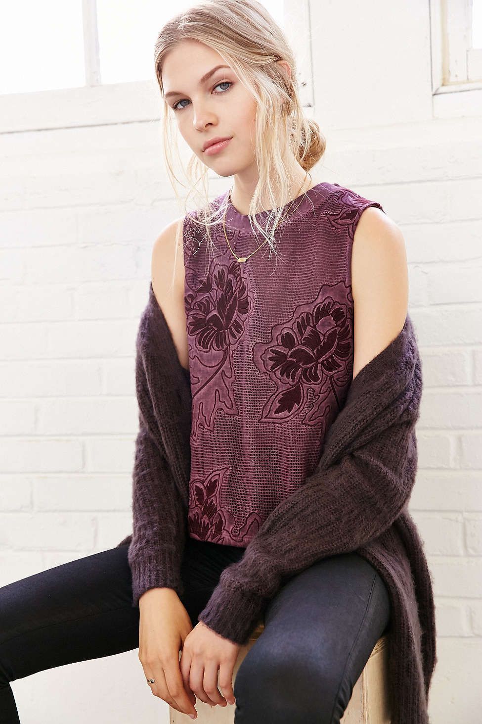 Ecote Maya Embroidered Tank Top – Urban Outfitters