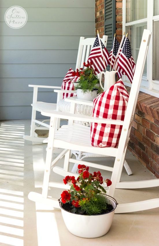 Last Minute Patriotic Decor Ideas | Easy ways to add the red, white and blue to your home!