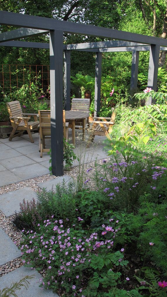 Mature garden with pergola