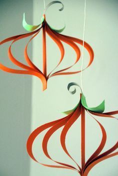 Paper pumkin fall craft. Would be great for upper elementary!  Could hang in the classroom #fall