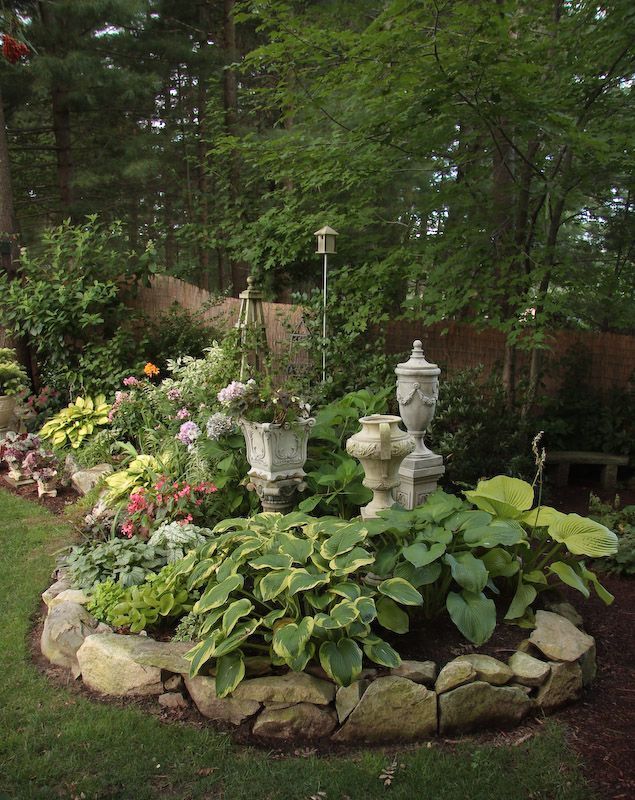 Shade garden – I really like the stone edging! – Gardening For Life