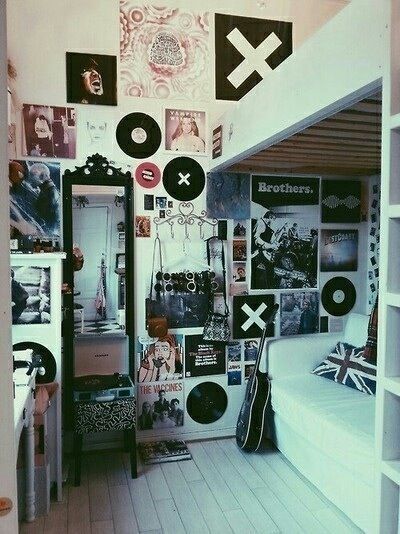 kinda prefer to listen to vinyl but it does look damn cool on a wall too #uodorm   i want a bunch of posters like that all over my