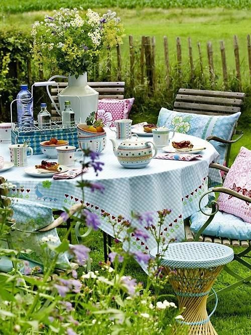 shabby cottage style for tea