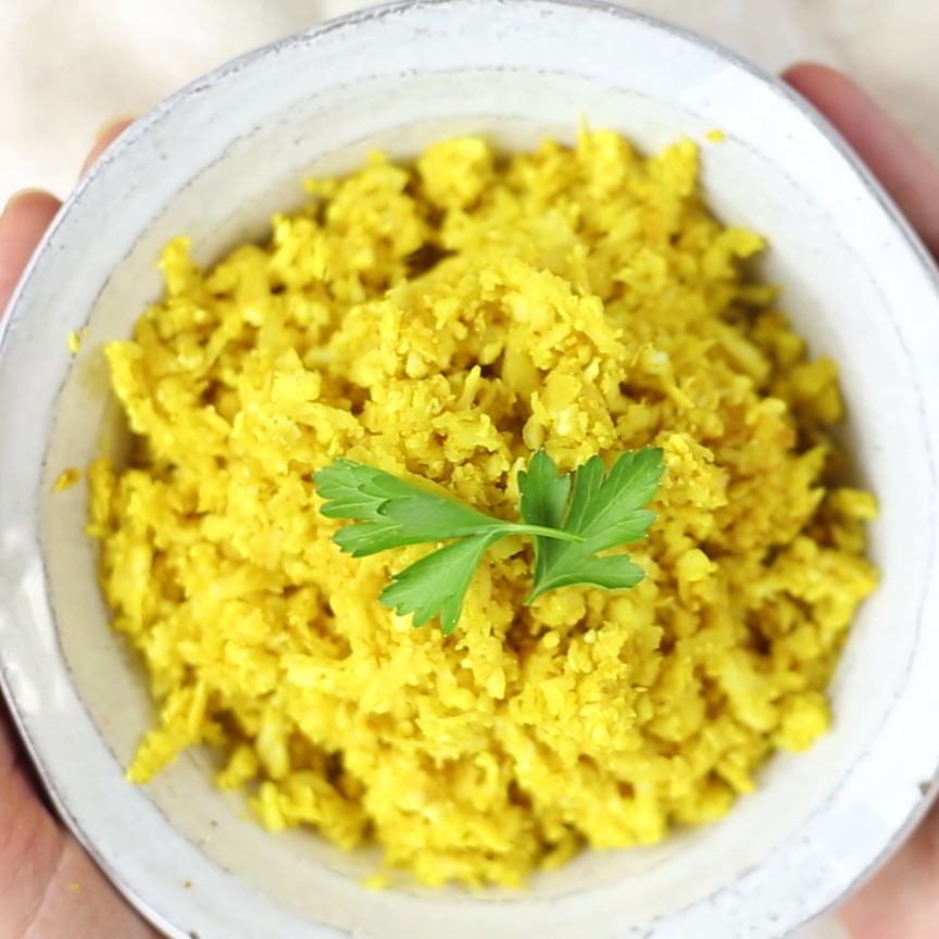 This is not only easy and healthy alternative to rice, its made with the superfood turmeric.