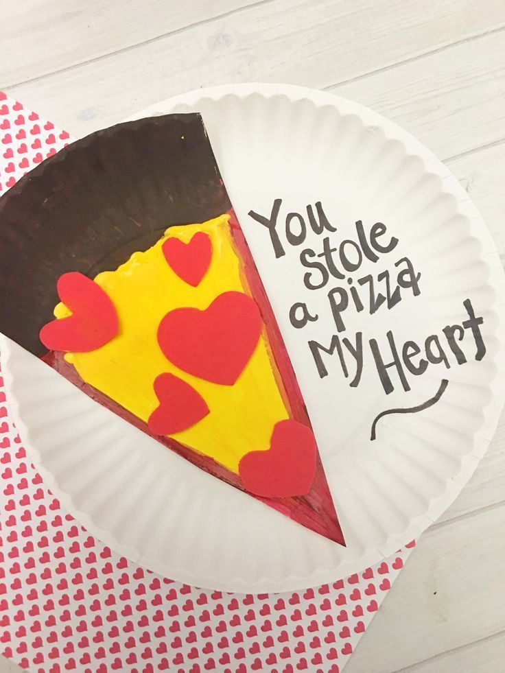 This is the cutest most kid-friendly Valentines Day paper plate craft Ive seen yet! Awesome idea for preschool crafts and