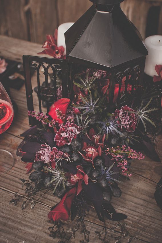 Tim Burton wedding centerpiece, red and black wedding decor | Liz Chrisman Photography | Rubies and Ribbon Blog