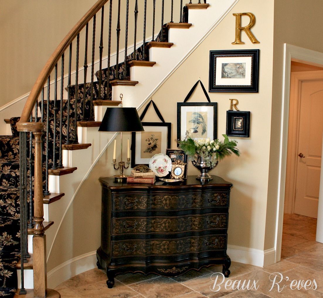 Beaux Reves:  Entry Vignette for a curved wall