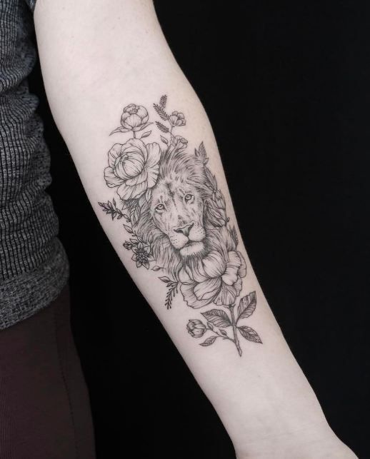 Lion & Flowers Tattoo