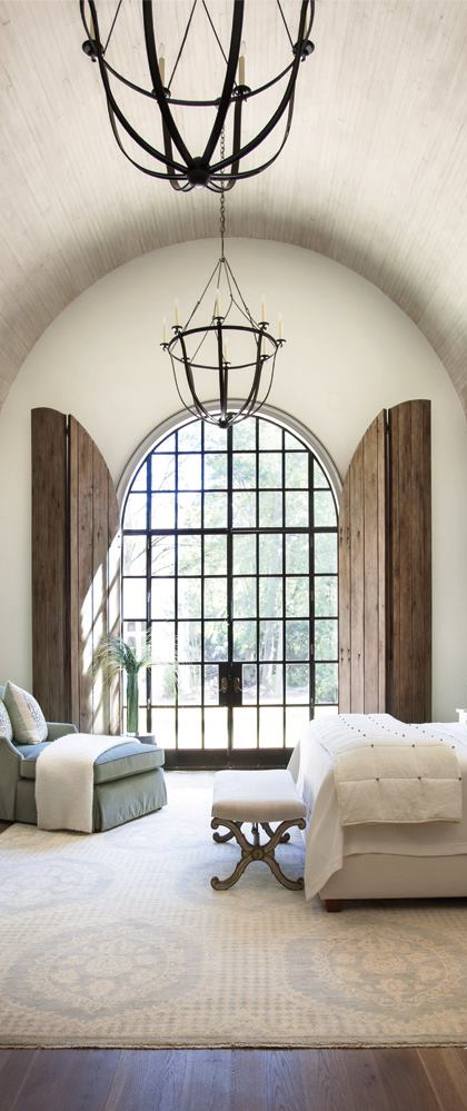 that window, those shutters and the overhead lighting…*sigh*