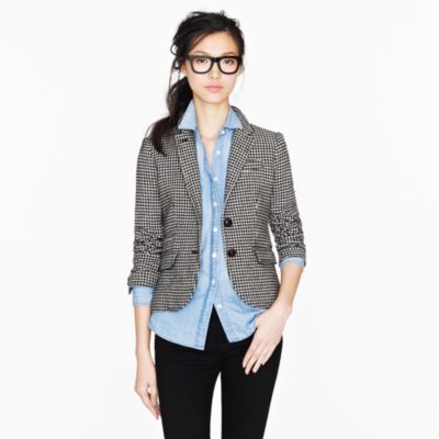 Business casual work outfit: houndstooth blazer, chambray button up, black skinnies. I’d wear with black oxfords or heels.