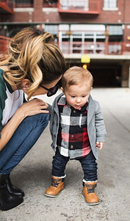 How cute is this little guy? Loving the hipster vibe!