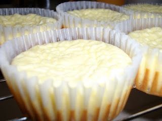 No Carb! Simple cheesecake 16 oz cream cheese,1 C Splenda (NOT sugar blend but granular), 2 t vanilla, 4 T lemon juice, 3 T sour