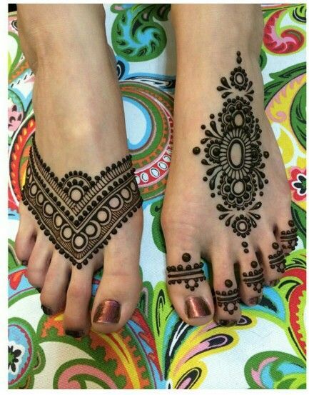 Simple mehndi design for feet
