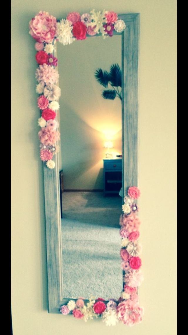 Such a cute mirror and an easy DIY. Need to do it for my daughters room