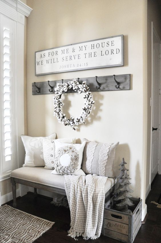 38 Cozy And Inviting Winter Entryway Décor Ideas – DigsDigs