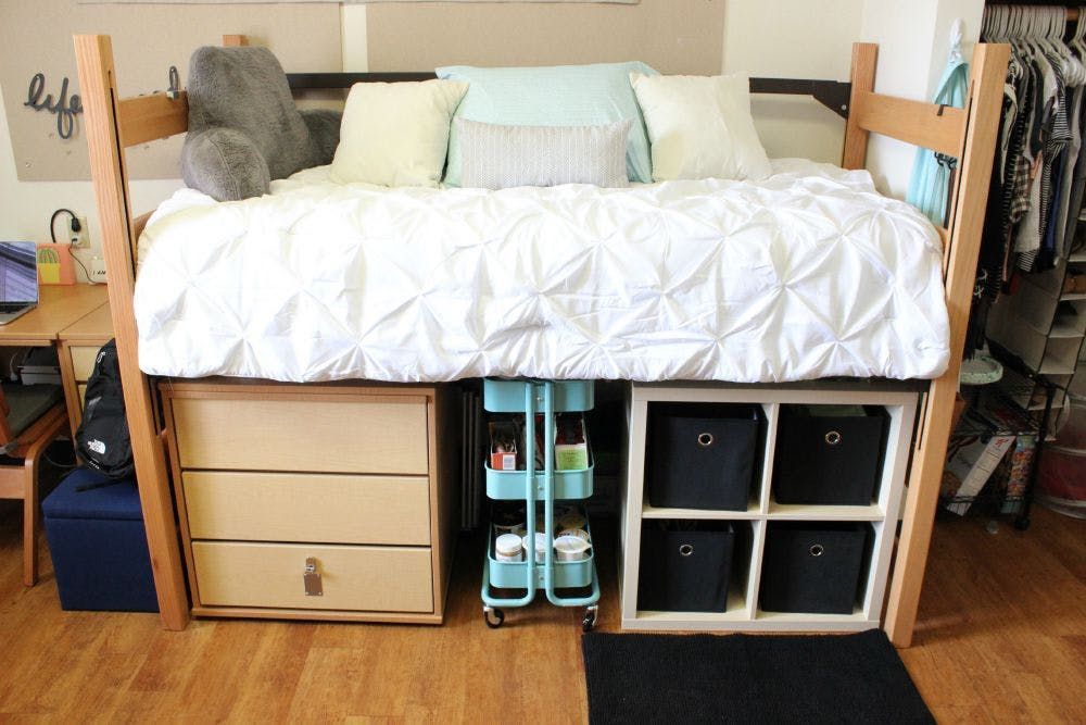 A Dozen Tips for a Super-Organized Dorm Room