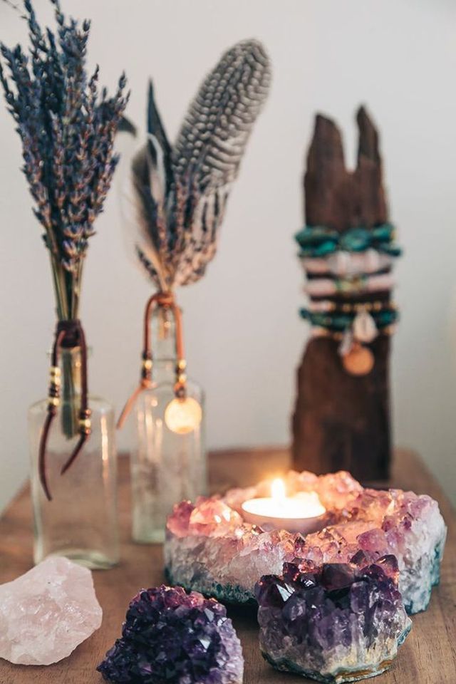 Add a bit of gypsy, bohemian styling into to your home by using a bit of the tips and ideas below. Learn how to style your home
