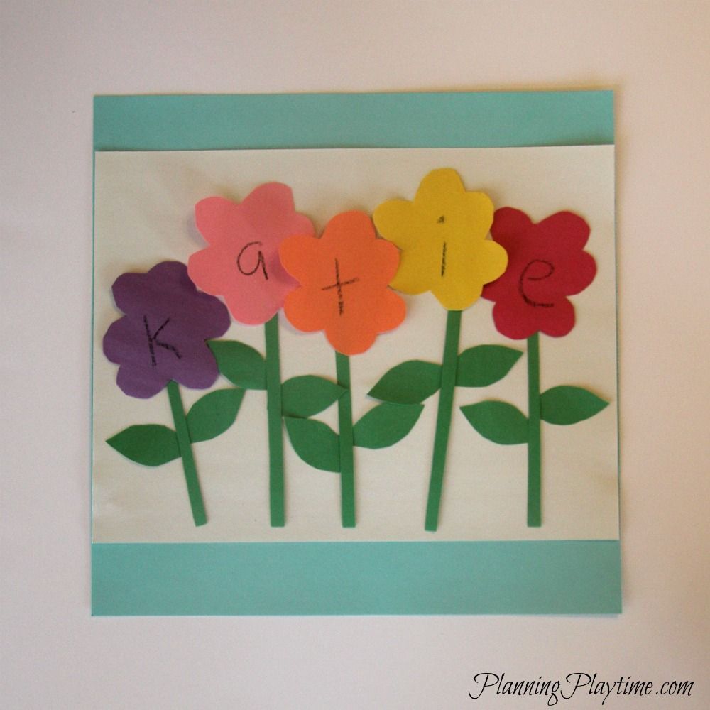 Flowers name craft for preschool, and other cute name crafts.
