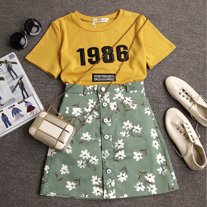 Item Type:Two-Piece Material:Cotton Sleeve Length:Short Sleeve Collar:Round Neck Pattern:Print Style:Fashion Color:Photo Color