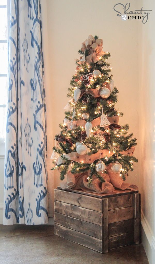 LOVE this DIY $10 Wood Crate! Perfect way to display a mini Christmas tree! Free Plans! www.shanty-2-chic.com