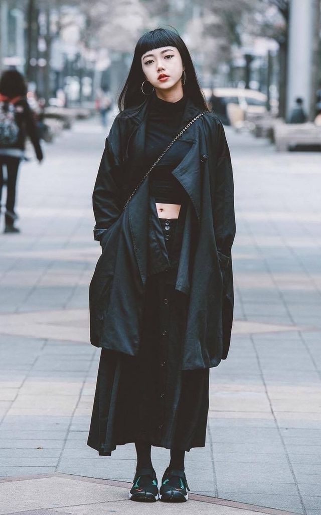 //OUTFIT// all black x cropped turtleneck x 7/8 skirt x rain poncho coat x tights x sneakers WOMEN’S ATHLETIC & FASHION SNEAKERS