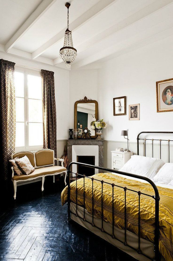 Parisian Chic – What Makes Parisian Apartments So Alluring?