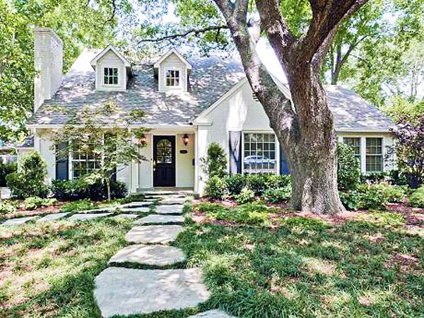 Such a charming little cottage home! Love the stone walk-up. (5011 Lilac Lane, Bluffview, Dallas)