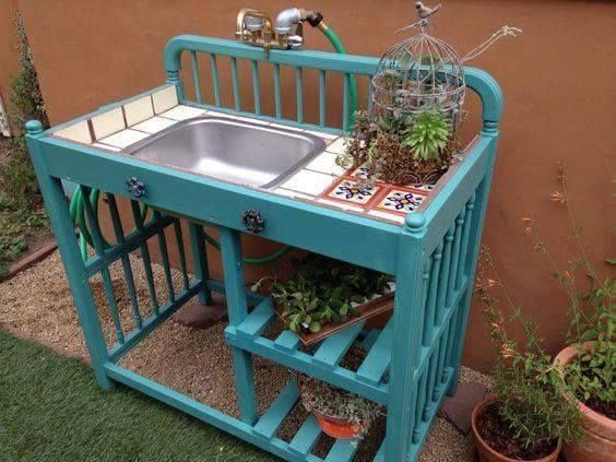 Turn an Old Changing Table into a Outdoor Potting Bench..awesome Upcycle Ideas!