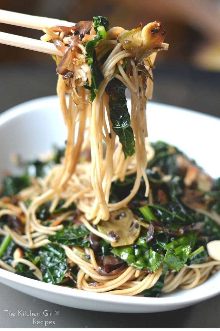 Best last-minute meal! In 20 minutes, you have scrumptious, secretly healthy noodles! Vegan/GF Sesame Kale Noodles at