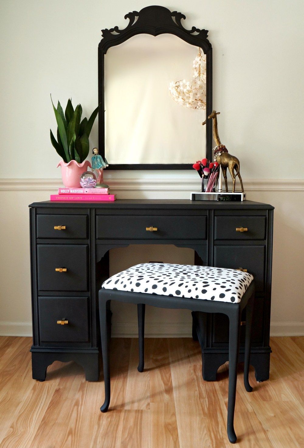 black and gold vanity set with polkadot seat – so cute!