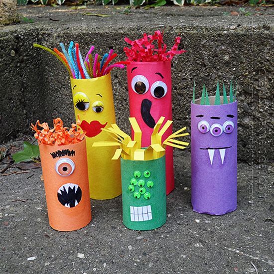 Cardboard Tube Craft: Make a Colorful Ghoul Family! These are ADORABLE and perfect for Halloween! But monsters are great any time