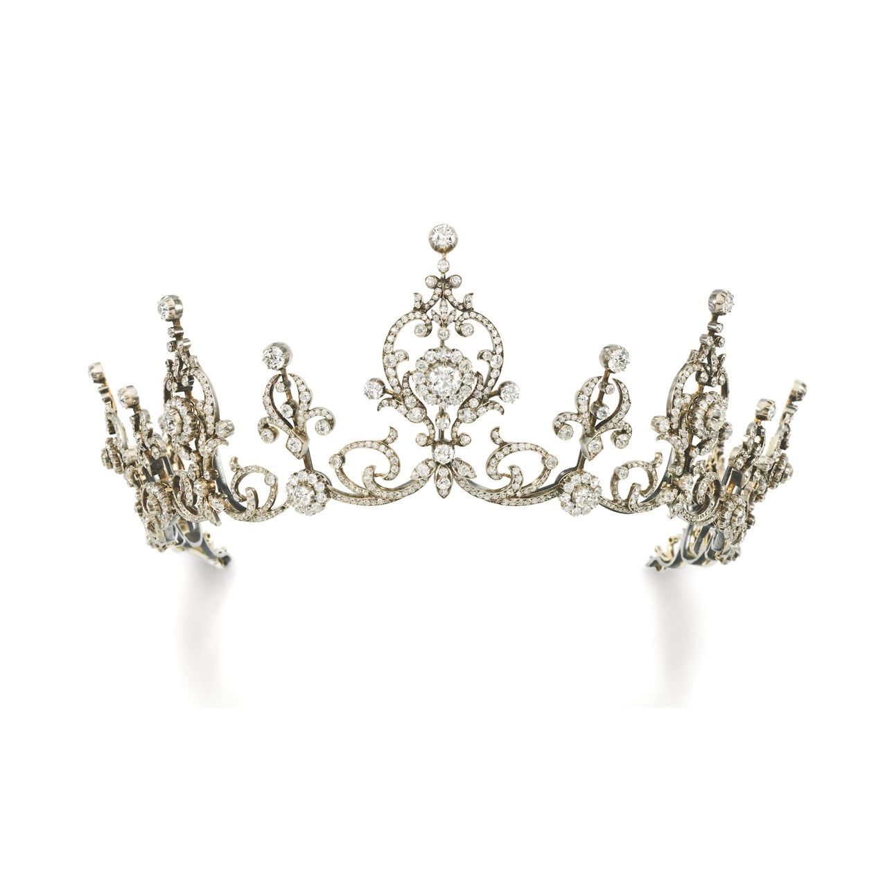 Diamond tiara. Circa 1900s  Via Sothebys. – for when they finally tell me I’m a princess of some land never heard of lol!