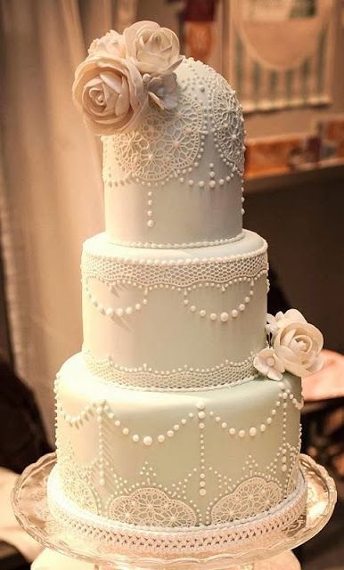 elegant vintage style wedding cake … | Vintage Weddings