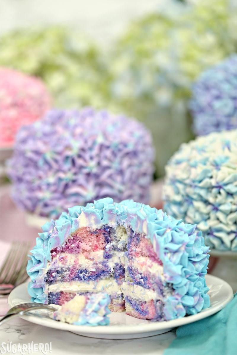 Hydrangea Cakes – gorgeous mini cakes that look like hydrangeas! Perfect for spring parties or showers | From SugarHero.com