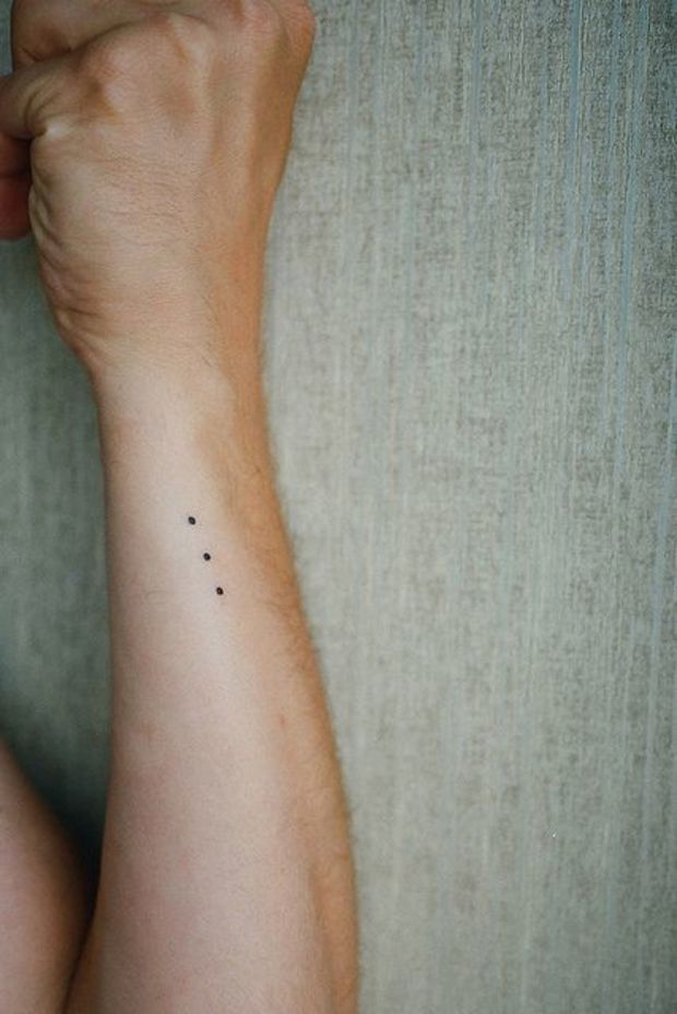 35 Beautifully Understated Minimal Tattoos – UltraLinx