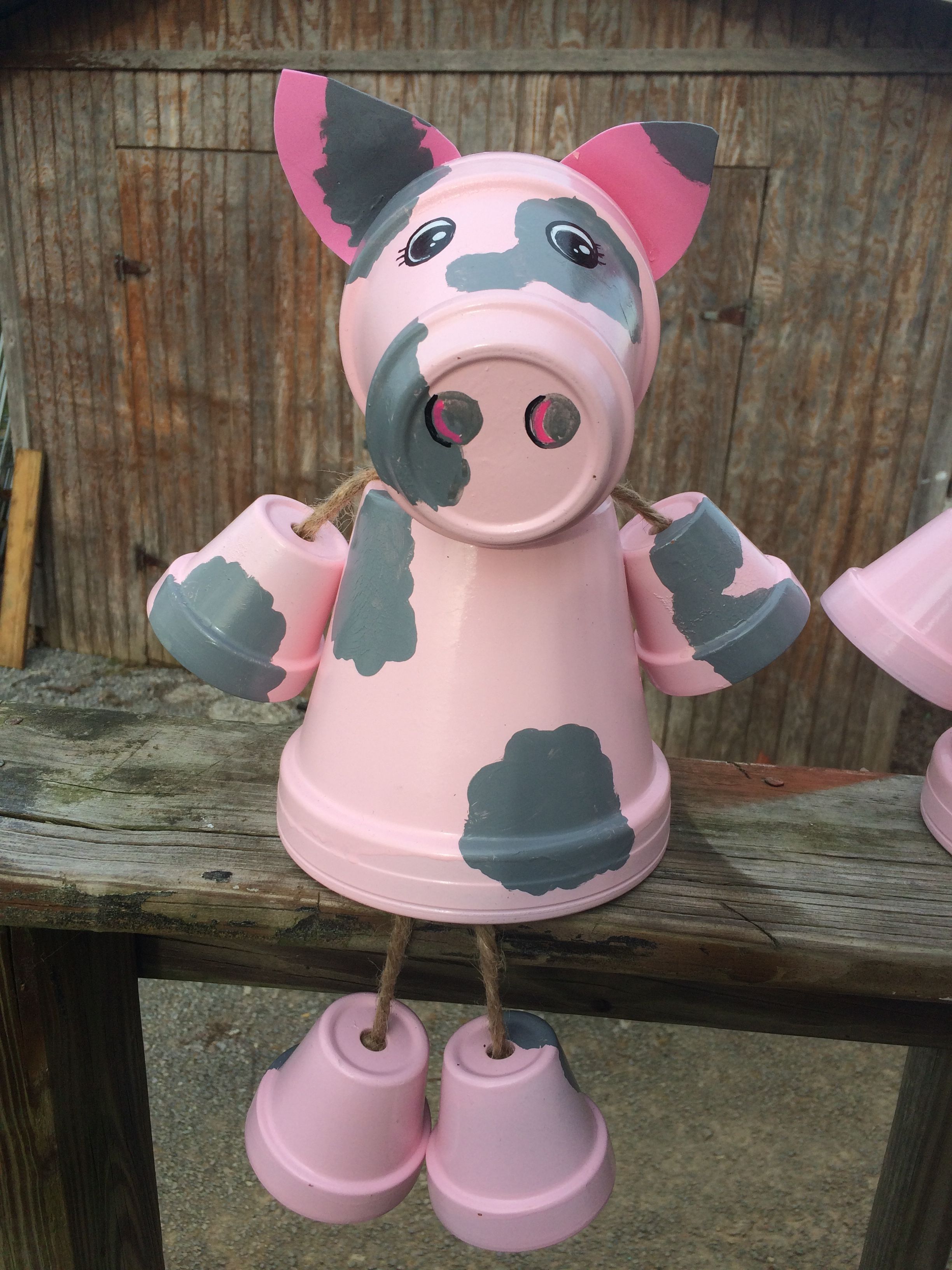 Clay pot terra cotta pig by Family Time Crafts (FB)