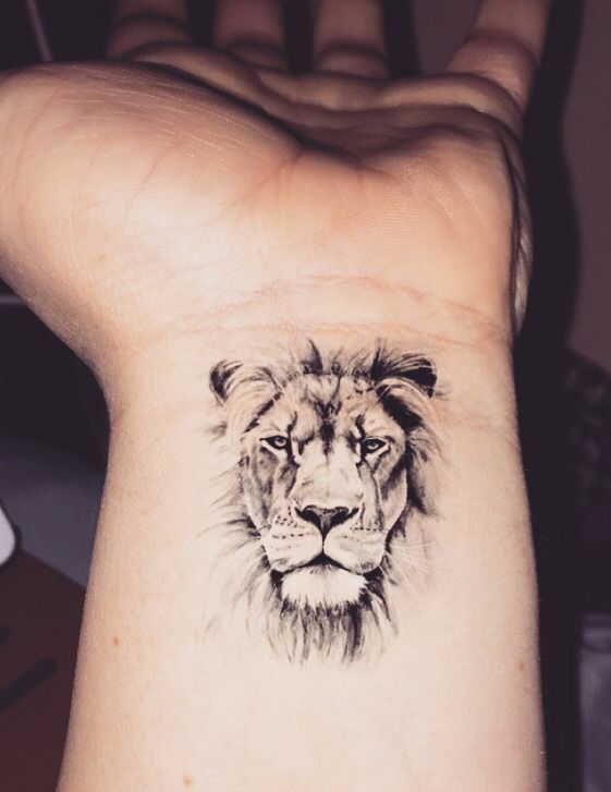 Lion Wrist Tattoo – http://gotattooideas.com/lion-wrist-tattoo/