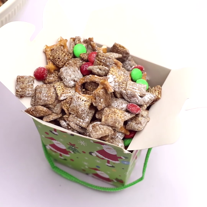 Make sure to feed Santa’s Reindeer with this fun Reindeer Chow! Then package up the leftovers for them to take it to-go!